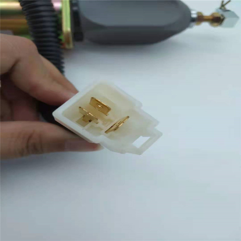 Arrêtez la vanne électromagnétique 1751ES-12A3UC12B1S s'adaptent pour la prise 12V blanche de YANMAR SA-4673-S 60-5