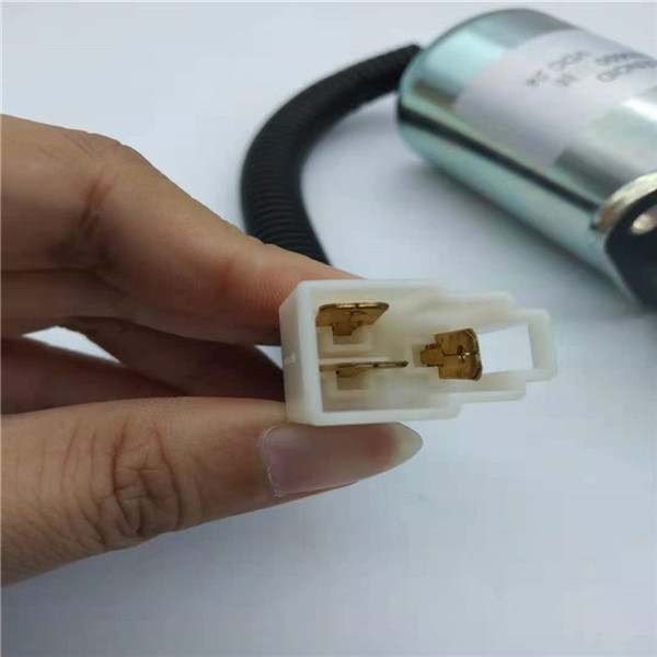 Ajustement triangulaire de vanne électromagnétique d'arrêt de la prise 3935650 pour l'excavatrice Engine Parts de Cummins 6CT