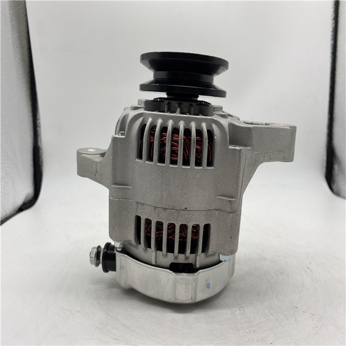 119626-77210 excavatrice simple KUBOTA V2304 de 12 de volt de l'alternateur 35A ajustements de roue